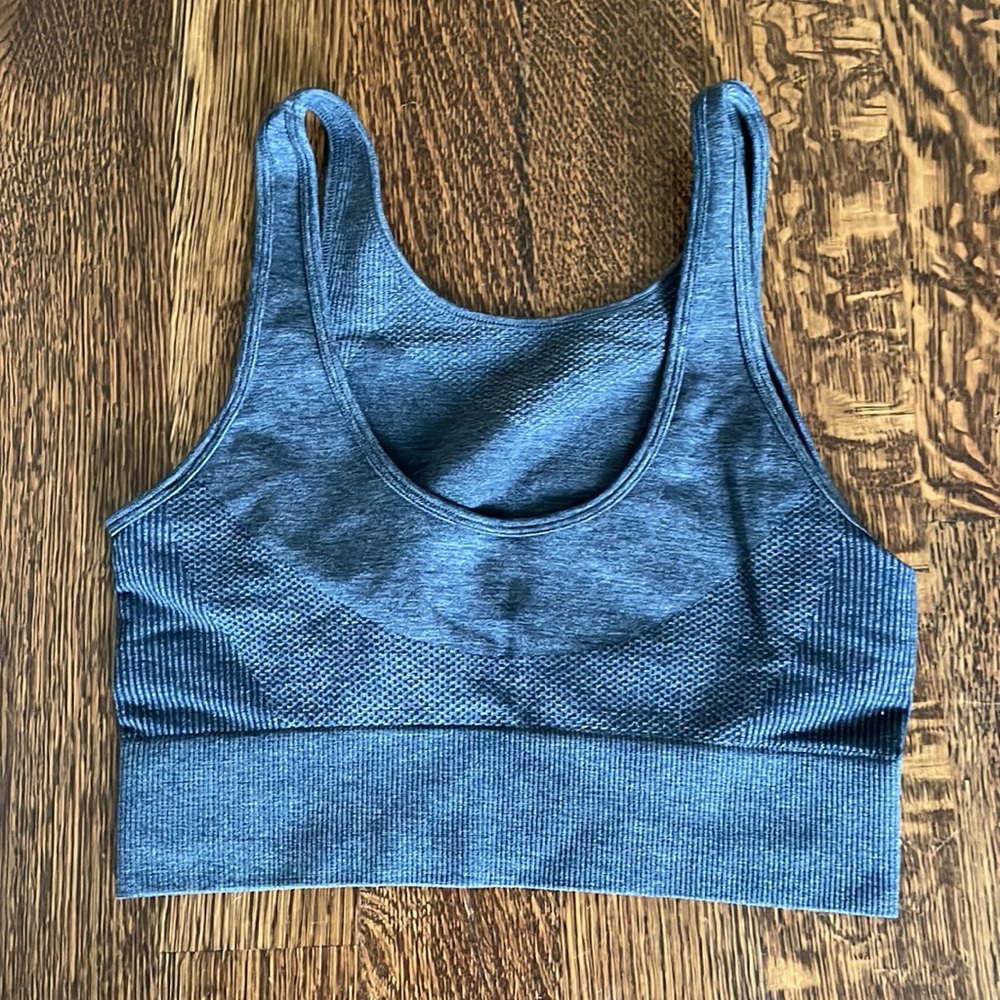 H&M Athletic Set - Picture 3 of 8
